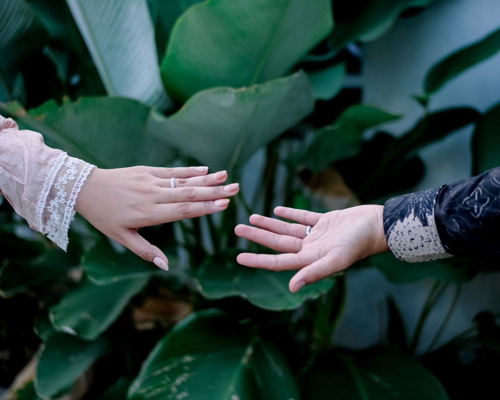 POSISI-FOTO-LOVE-STORY-compressed